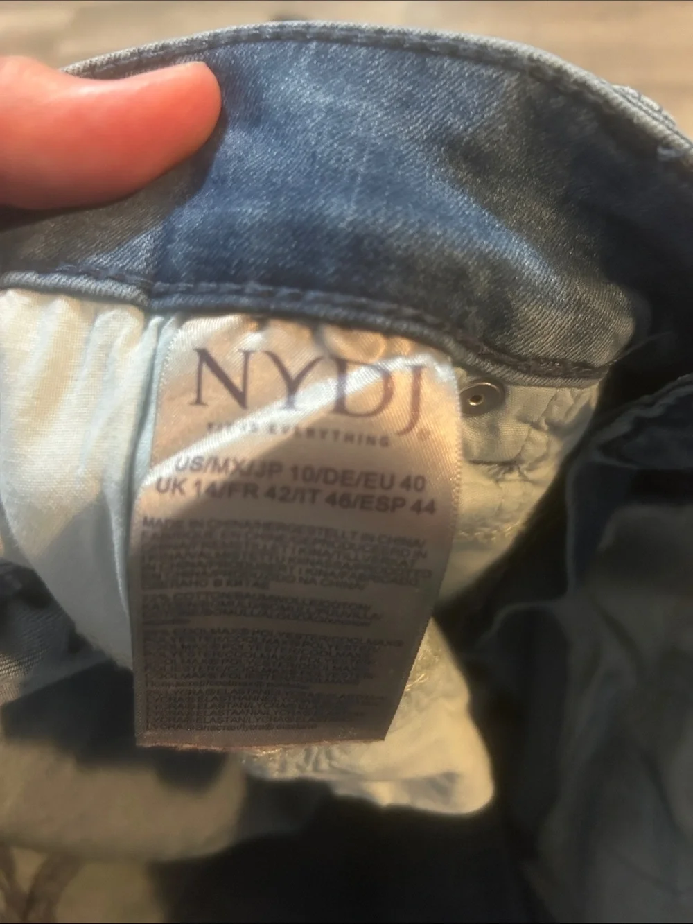 NYDJ Classic Medium Wash Women's Straight Crop Jeans Size 10 - Picture 6 of 7